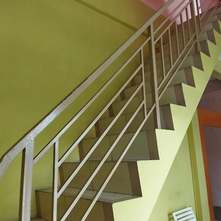 Oyo 92231 Penginapan Tanjung Alang Syariah マカッサル エクステリア 写真