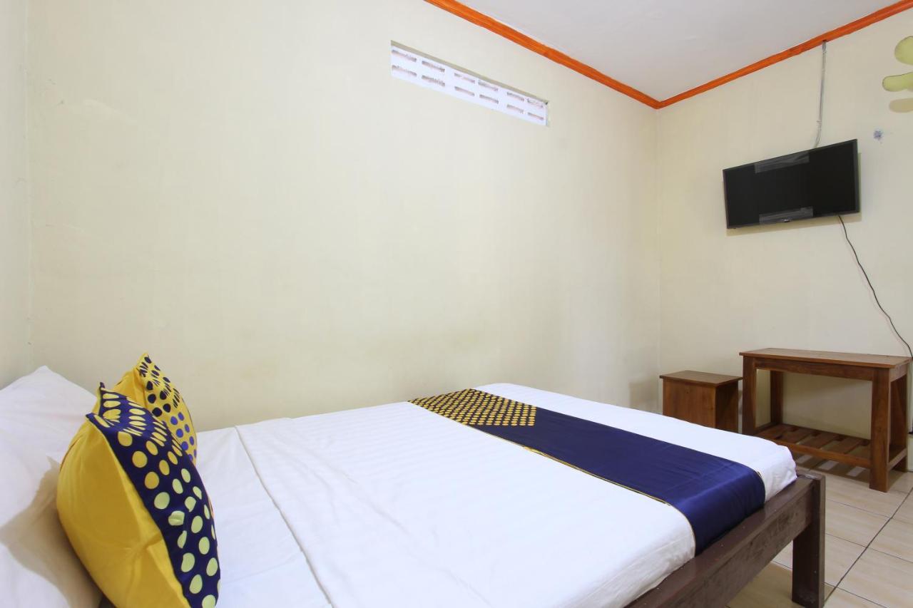 Oyo 92231 Penginapan Tanjung Alang Syariah マカッサル エクステリア 写真