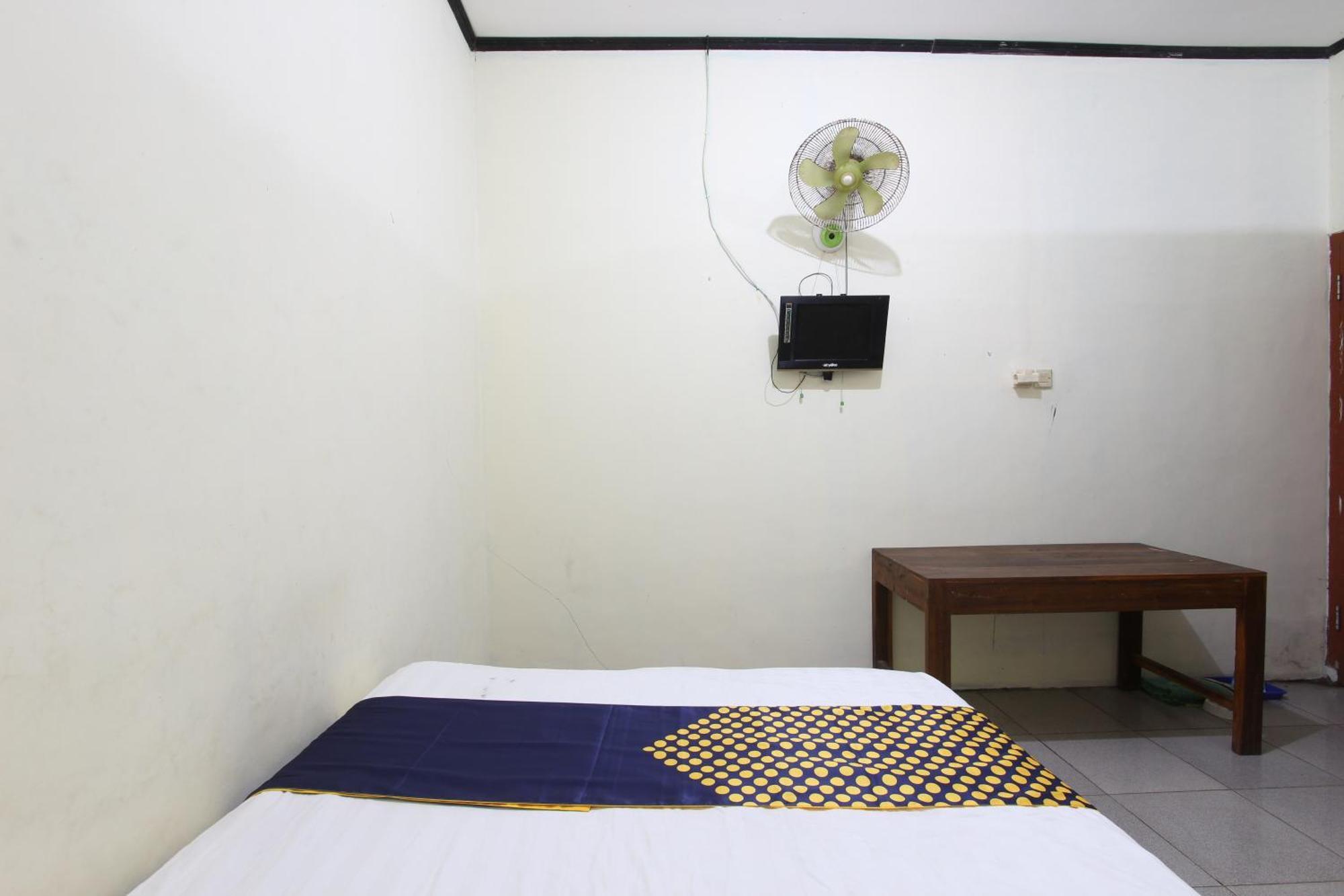 Oyo 92231 Penginapan Tanjung Alang Syariah マカッサル エクステリア 写真