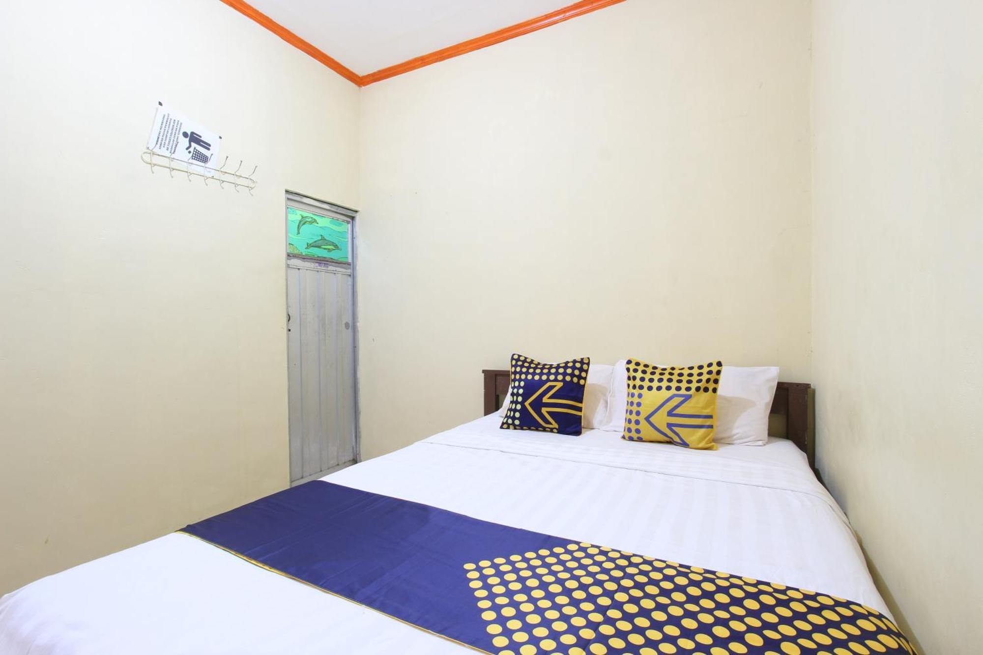 Oyo 92231 Penginapan Tanjung Alang Syariah マカッサル エクステリア 写真