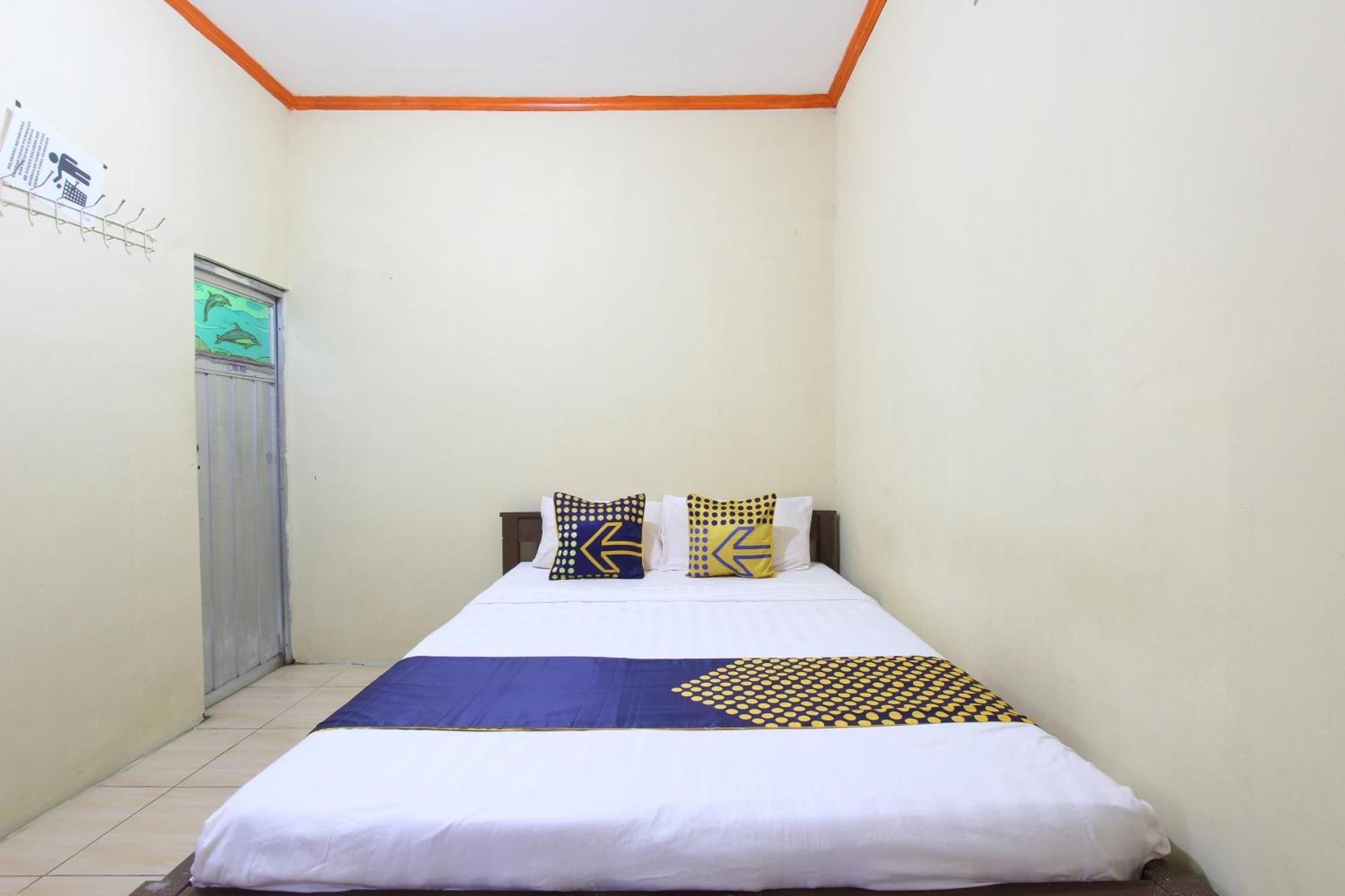 Oyo 92231 Penginapan Tanjung Alang Syariah マカッサル エクステリア 写真