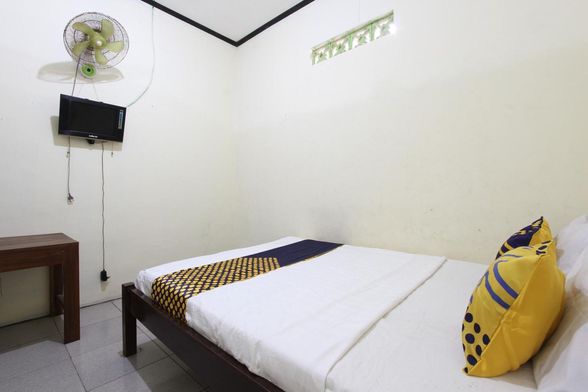 Oyo 92231 Penginapan Tanjung Alang Syariah マカッサル エクステリア 写真